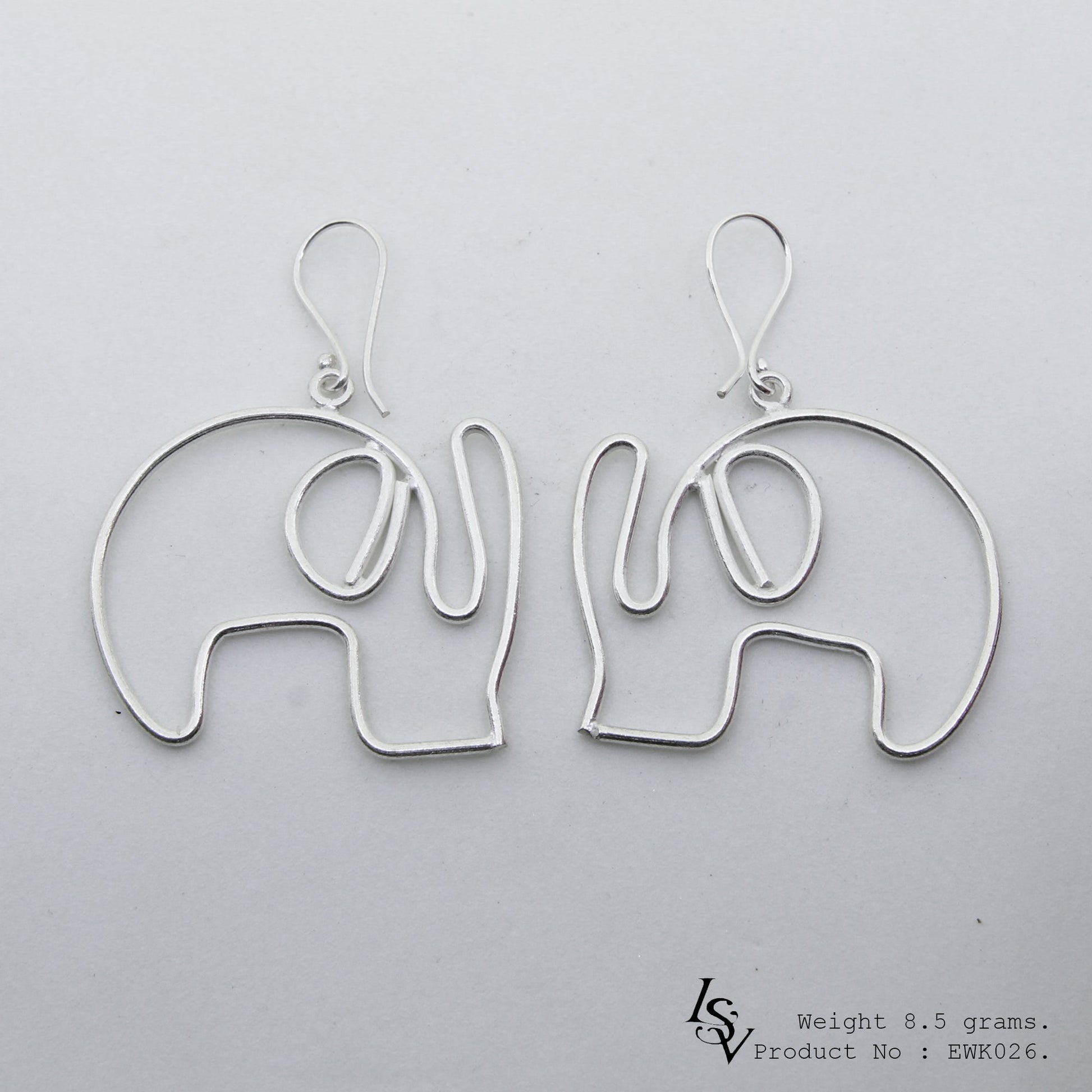 Stop scrolling for these ultra-chic handmade white line silver earrings.