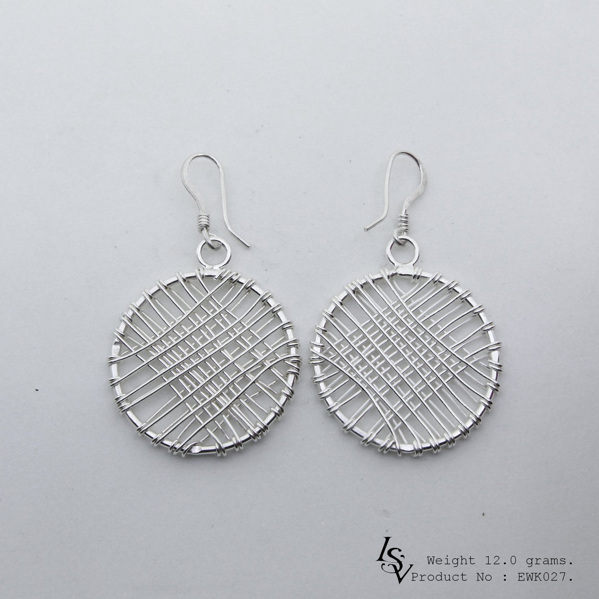 One line, endless style. Shop our unique white line silver earrings.