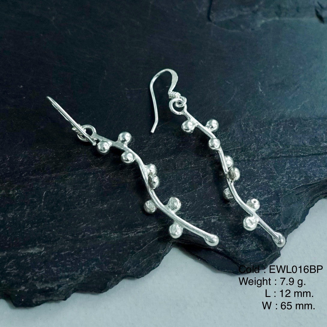 Stop scrolling! These 98% pure unique design silver earrings are viral.