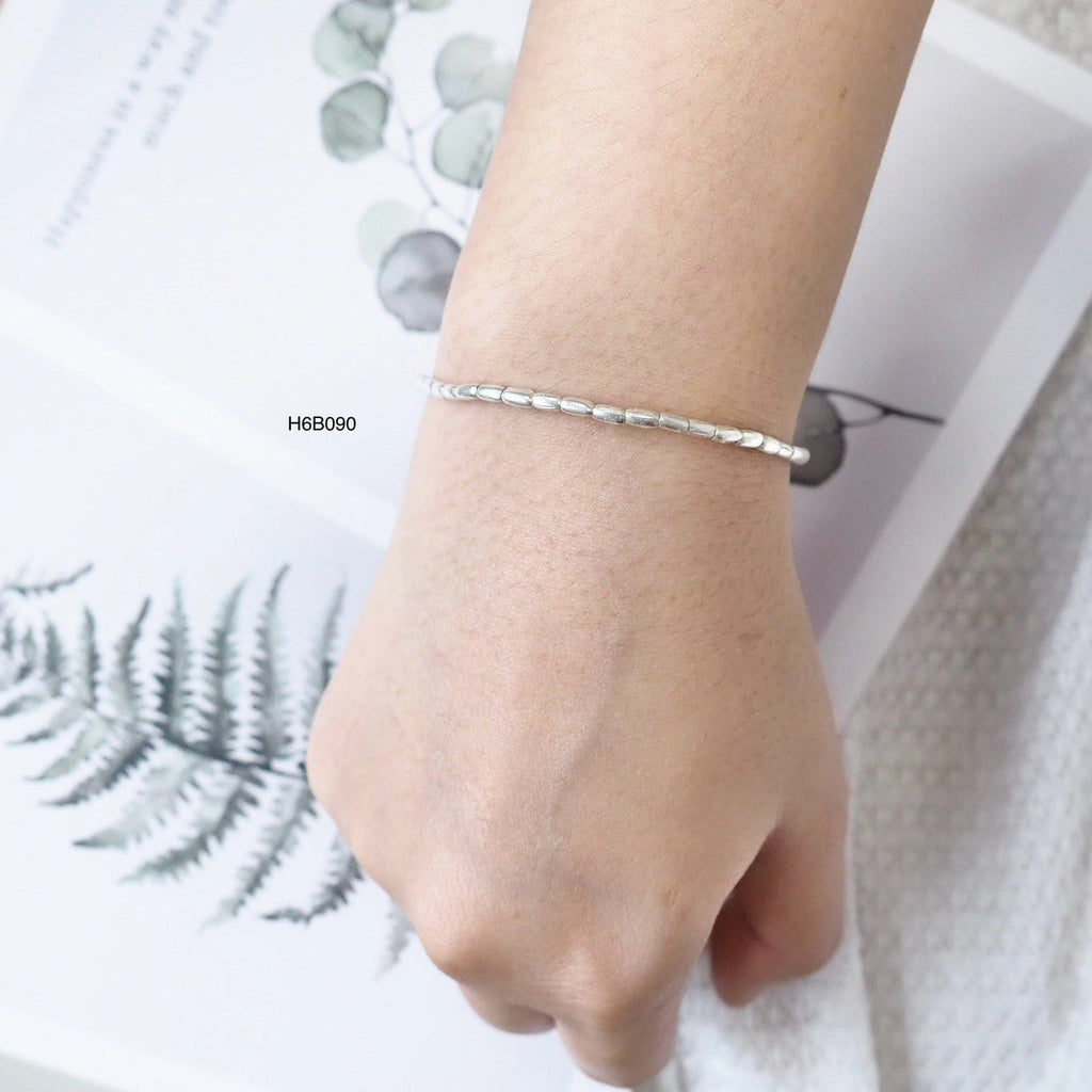 Hand-Forged 98% Pure Silver Bracelet - Timeless Design