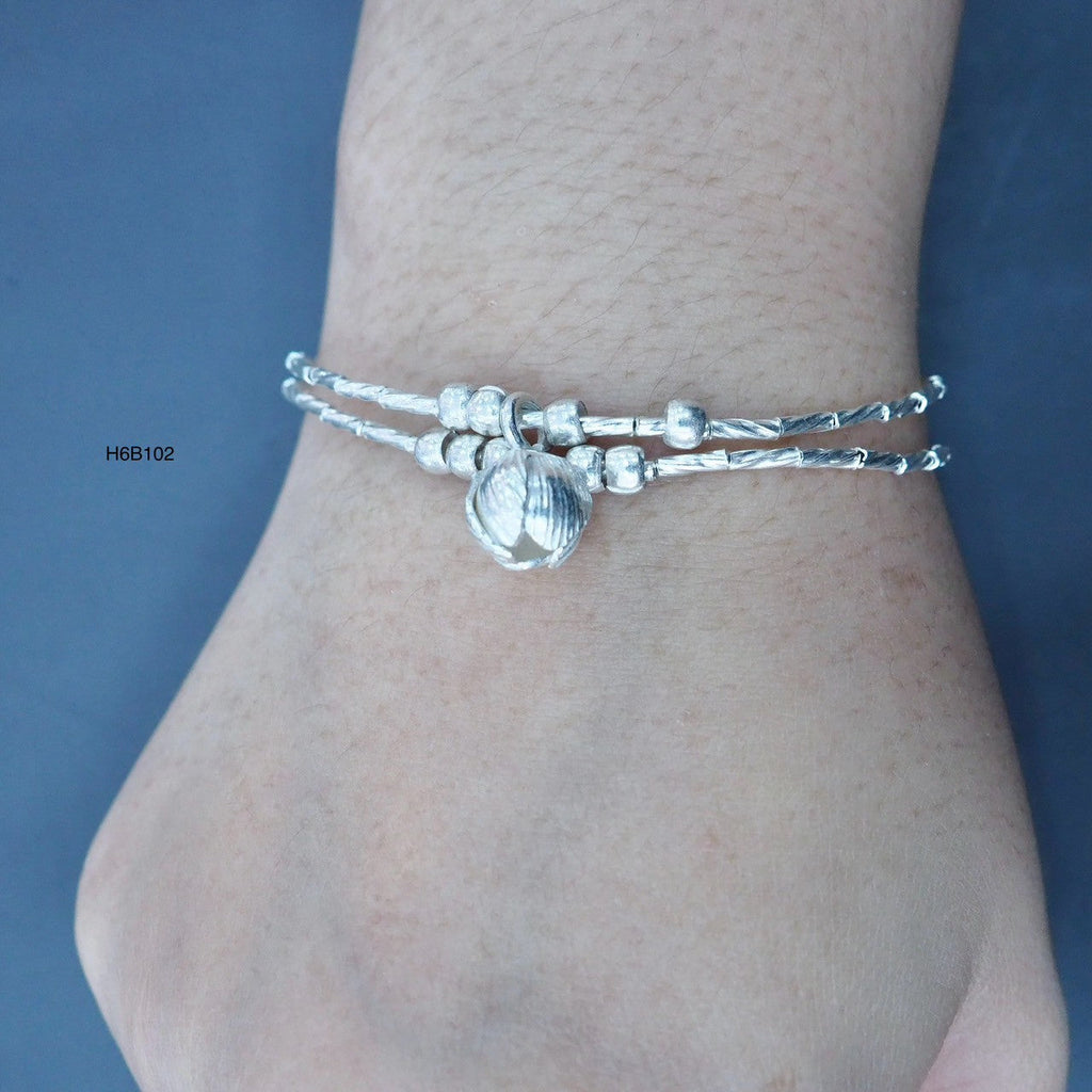 Pure luxury: Experience the glow of our 98% silver bracelet.