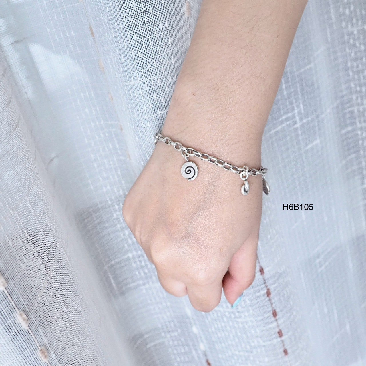More silver, more shine. Get the 98% silver bracelet now.