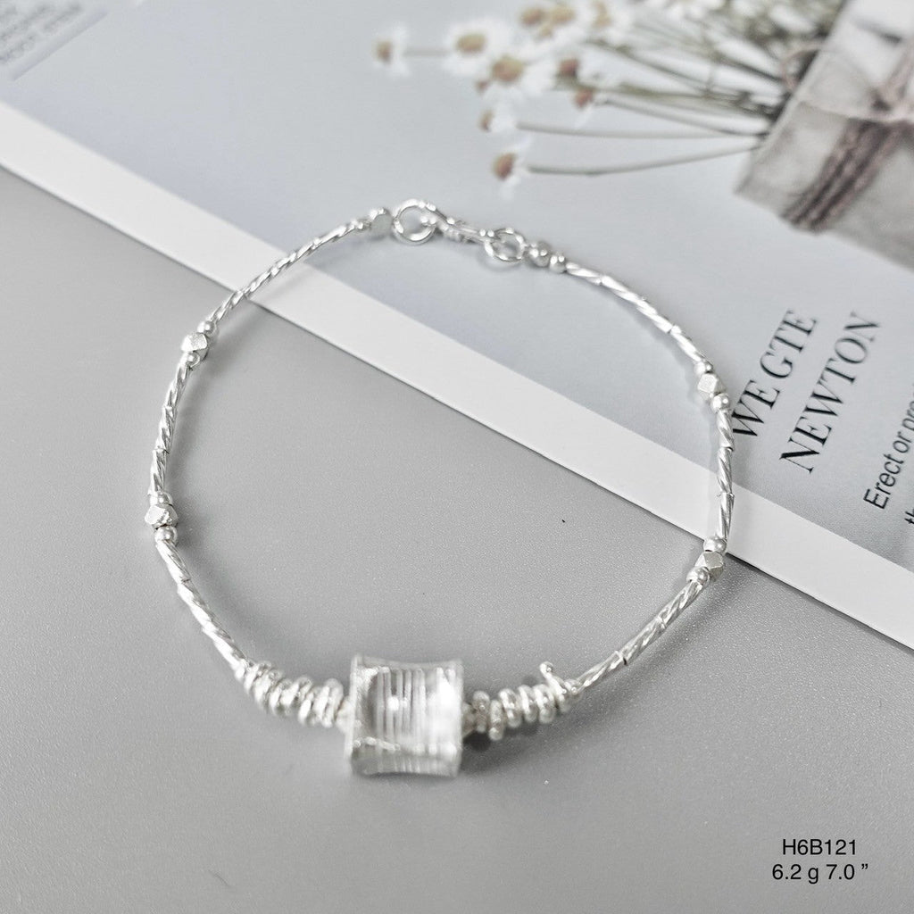 Flash sale! Grab this 98% silver bracelet before it’s gone.