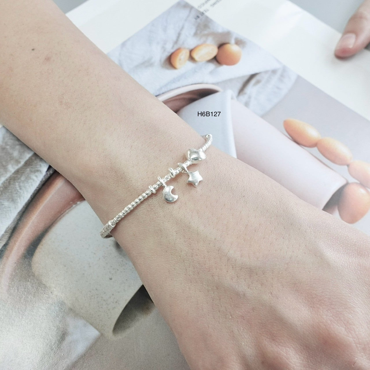 Don’t wait: your 98% silver bracelet is waiting for you.