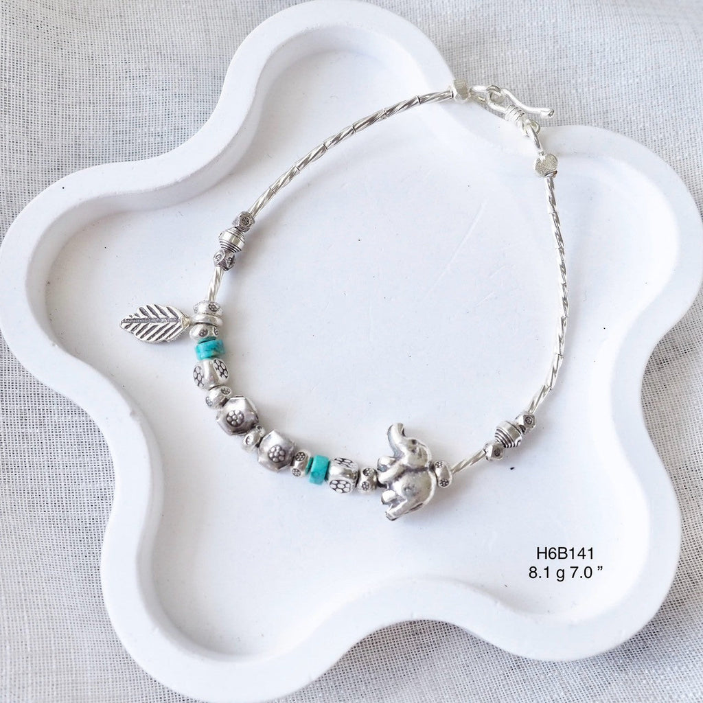 Pure shine. Pure silver bracelet.