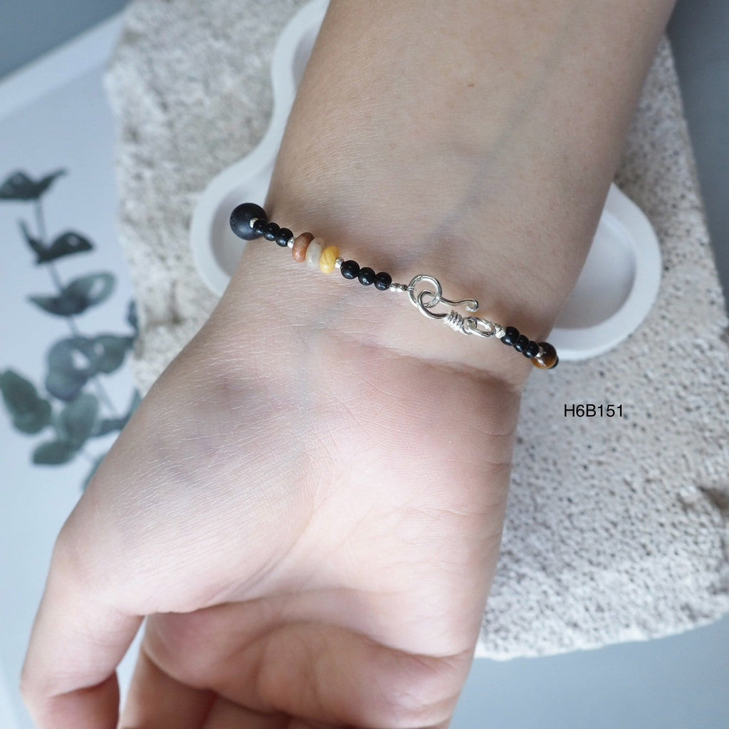 Steal the spotlight with the 98% silver bracelet everyone is talking about!