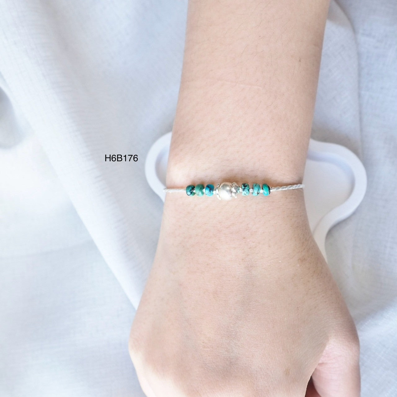 Carrying the spirit of Thai artisans in this silver bracelet.