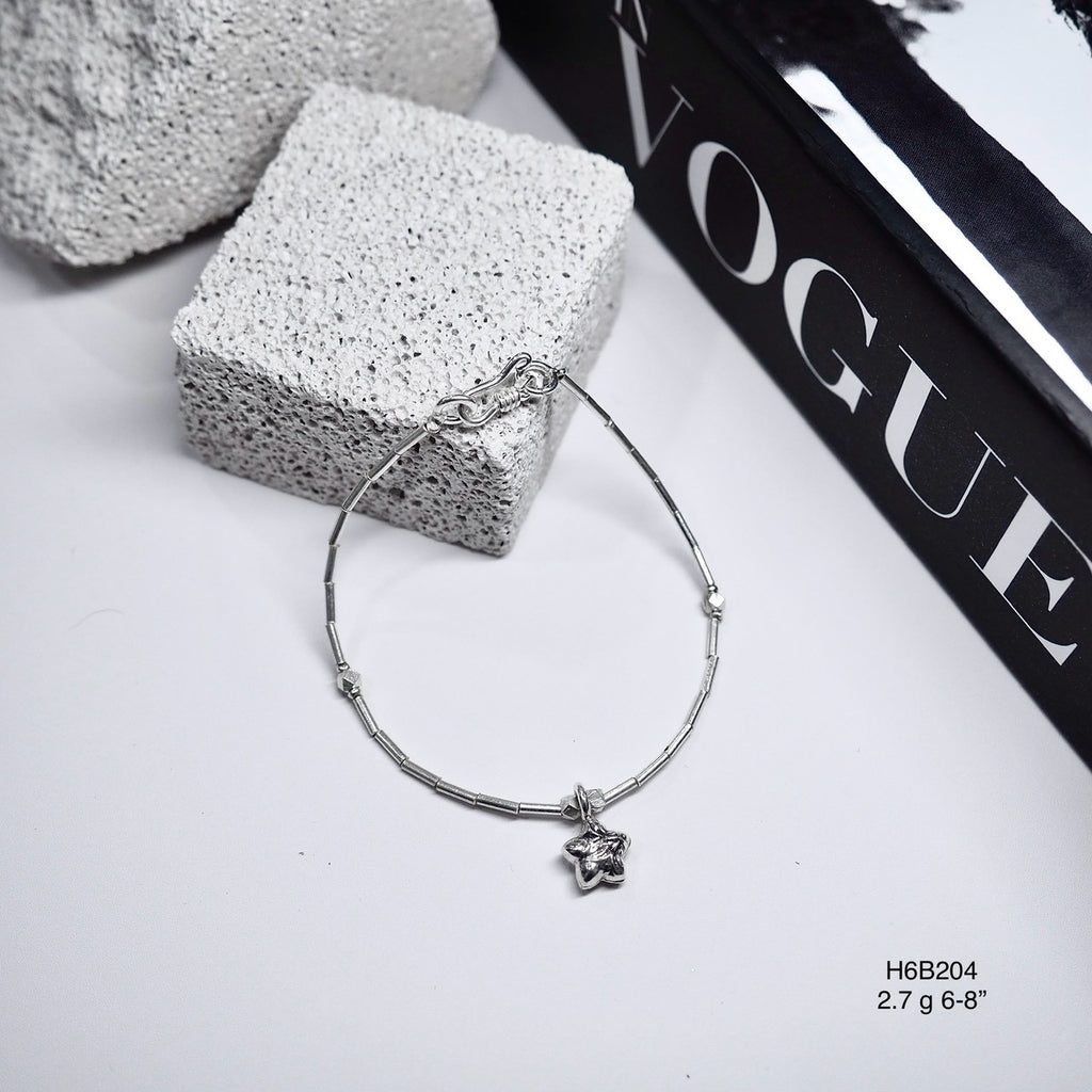 Your everyday look deserves a stunning 98% silver bracelet.