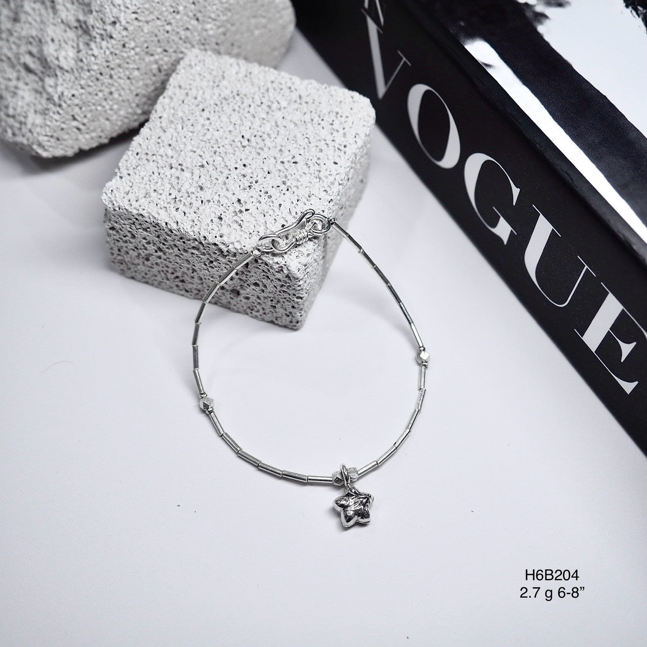Your everyday look deserves a stunning 98% silver bracelet.