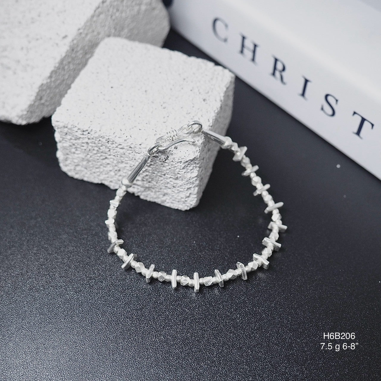 Clean lines, pure silver. Fall in love with this Thai bracelet.