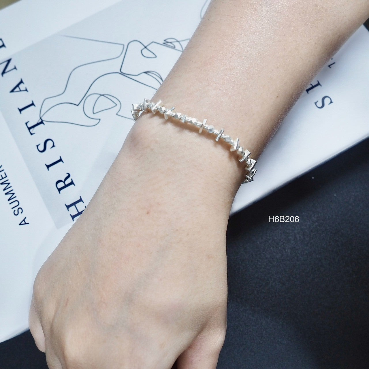 Clean lines, pure silver. Fall in love with this Thai bracelet.