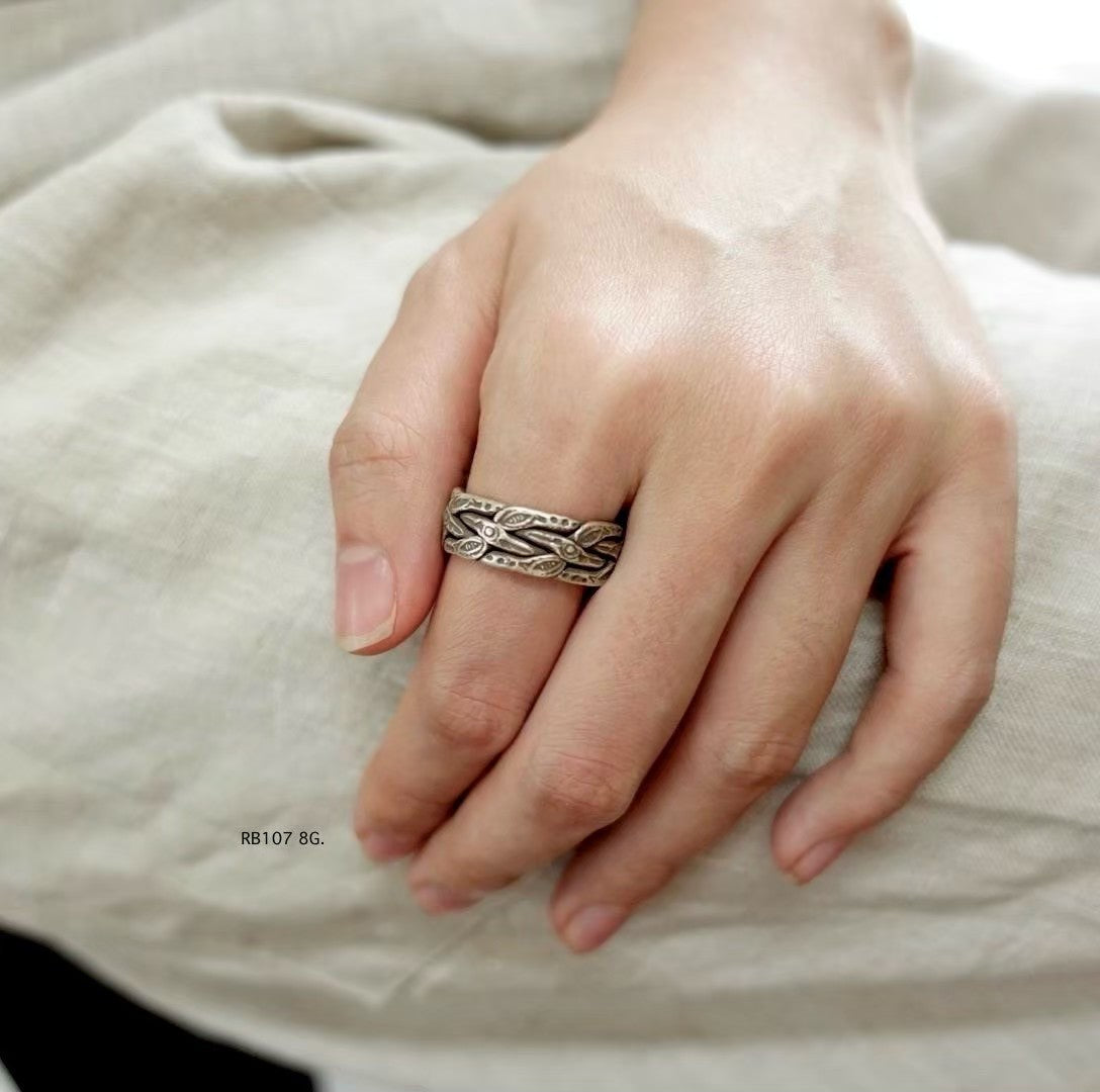 Pure silver ring, pure artistry. handmade silver jewelry Thailand