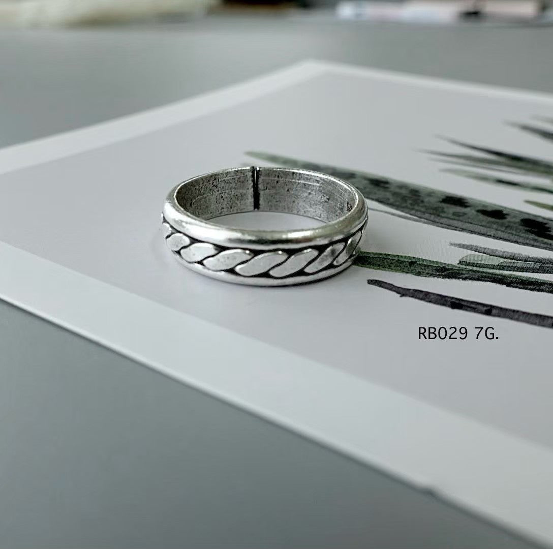 Crafted by hilltribe hands. Silver ring. handmade silver jewelry Thailand