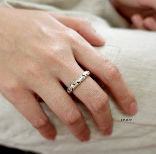 The beauty of handmade, the purity of silver. Silver Ring. handmade silver jewelry Thailand