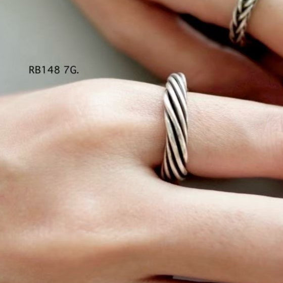 98% pure silver beauty. Silver ring.