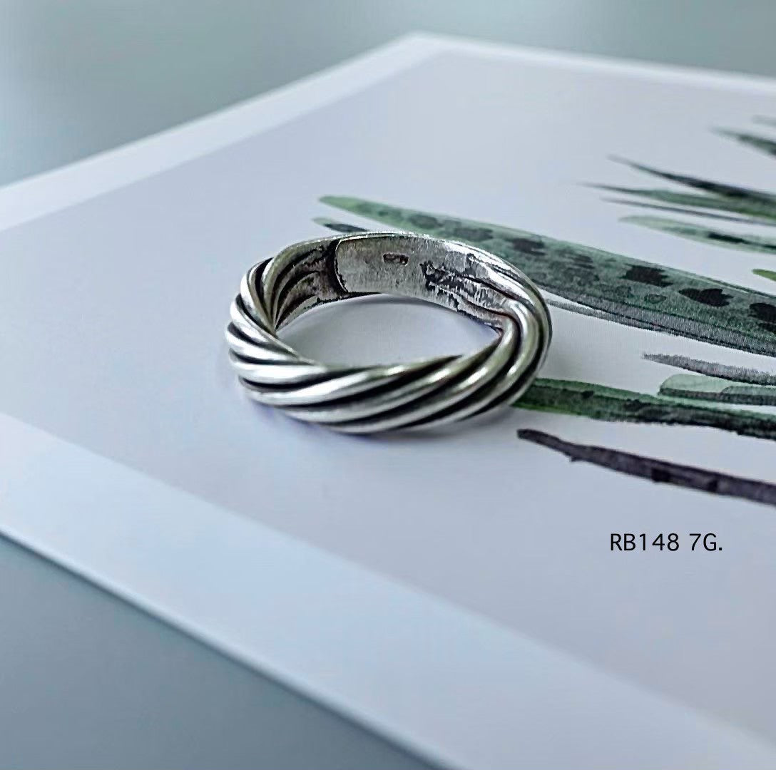 98% pure silver beauty. Silver ring.