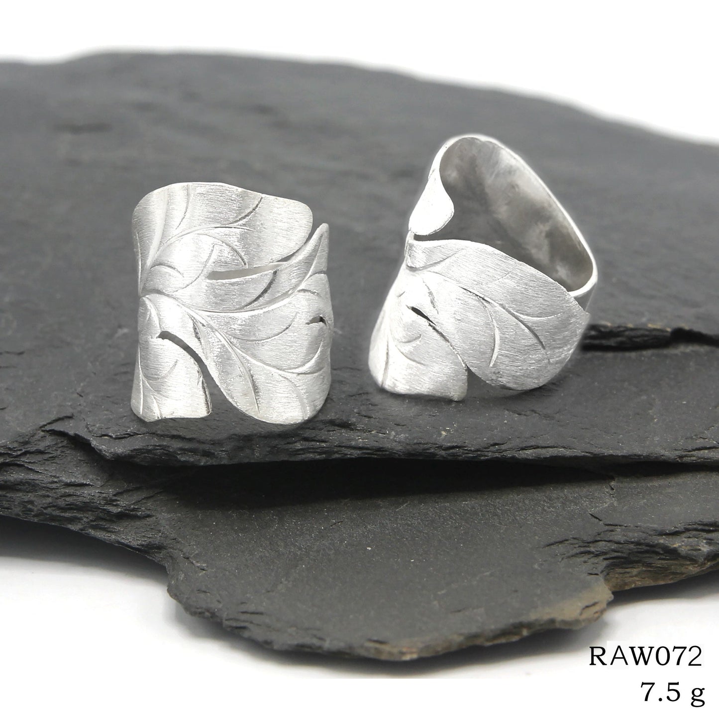 A little slice of nature. Silver ring.