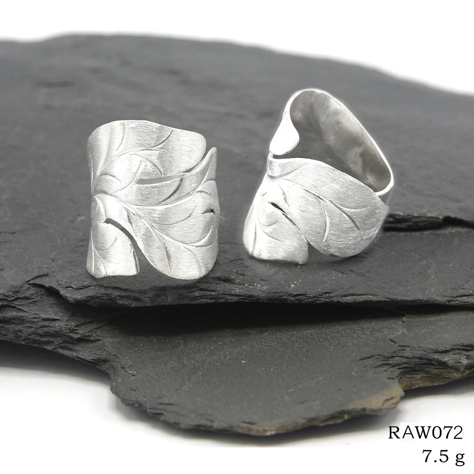 A little slice of nature. Silver ring.