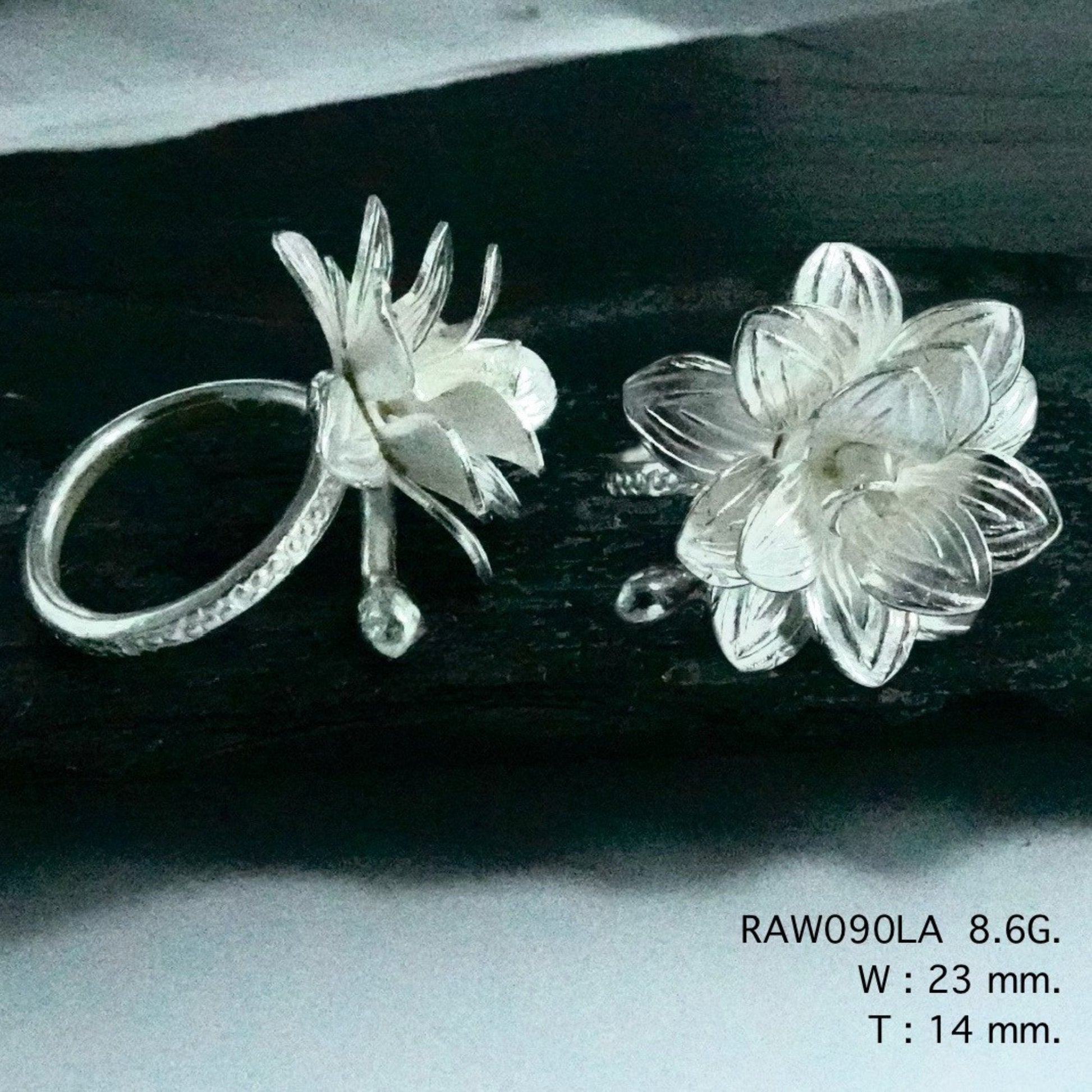 Unique texture, floral silver ring.