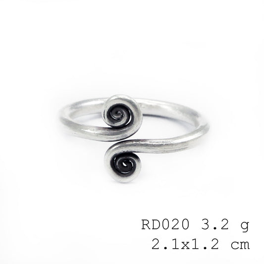 The shell and the coil. Stunning SNAIL SNAKE silver ring.