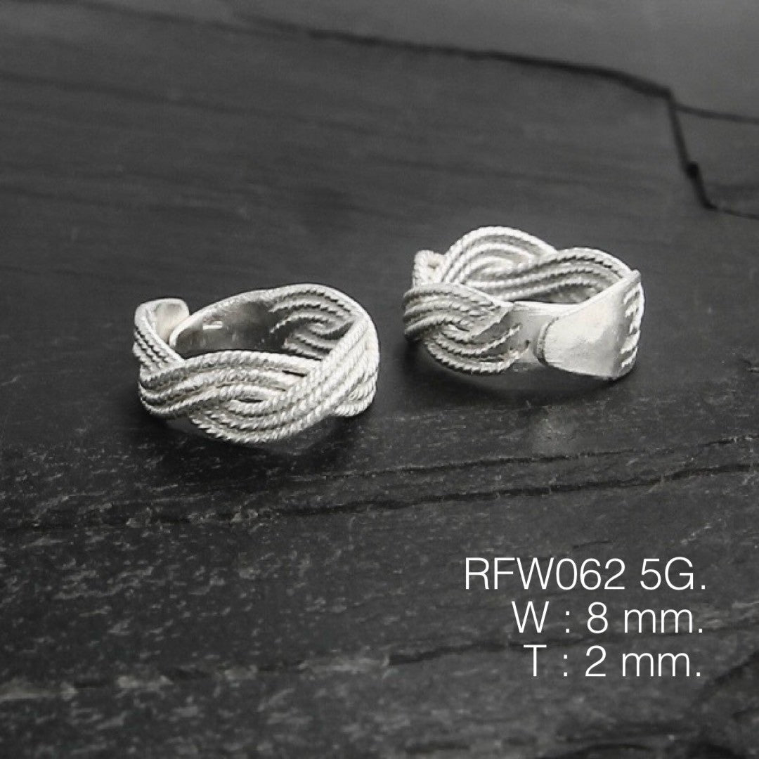 The promise of valor. Wear this unique, handmade White Knight silver ring as a symbol of nobility.