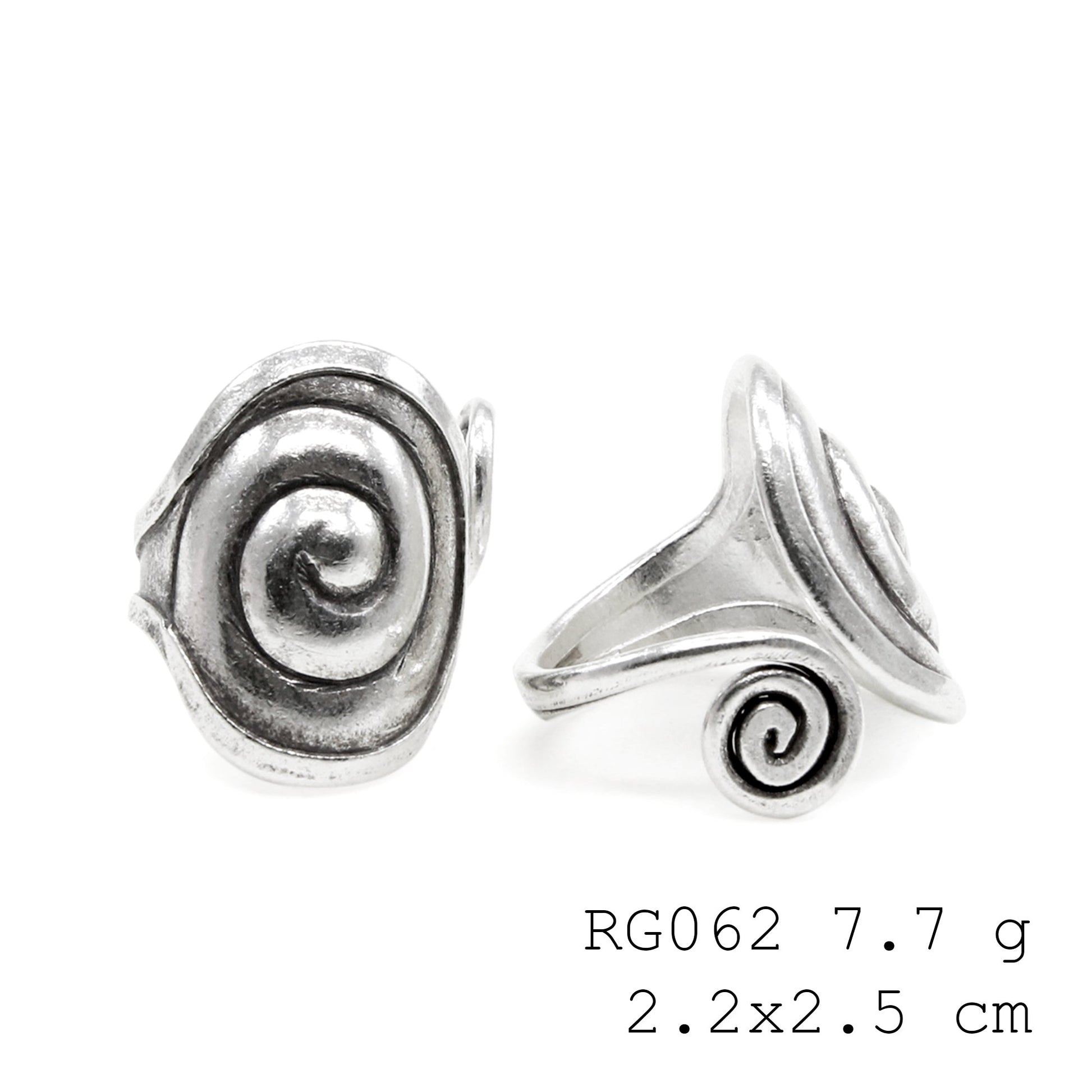 Intricate detail on this unique silver ring.