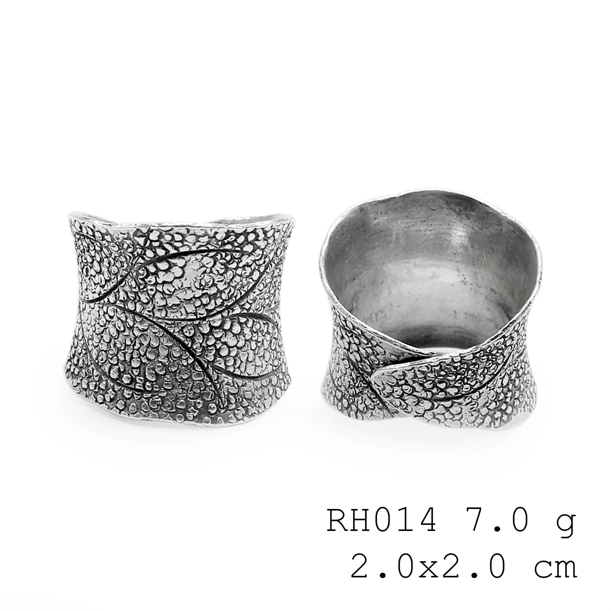 Your everyday nature piece. Silver ring.