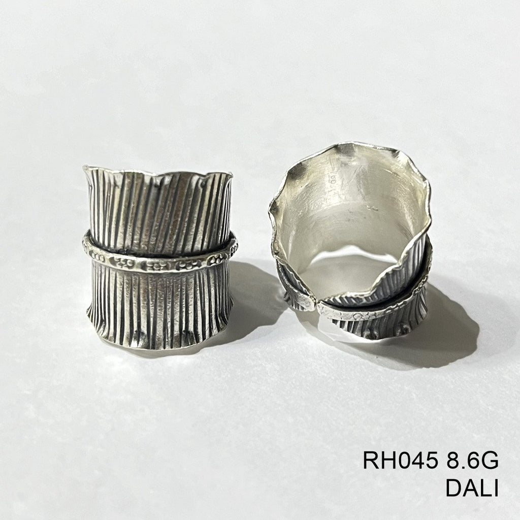 A touch of the forest in a silver ring.