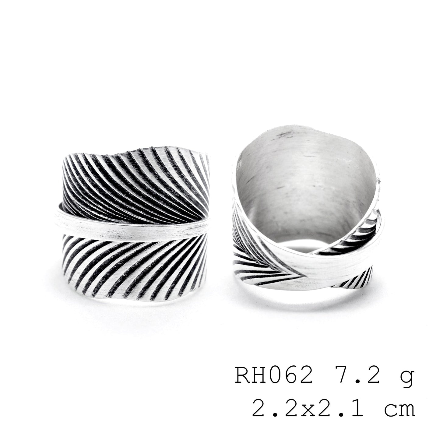 The beauty of a single leaf, crafted into a silver ring.