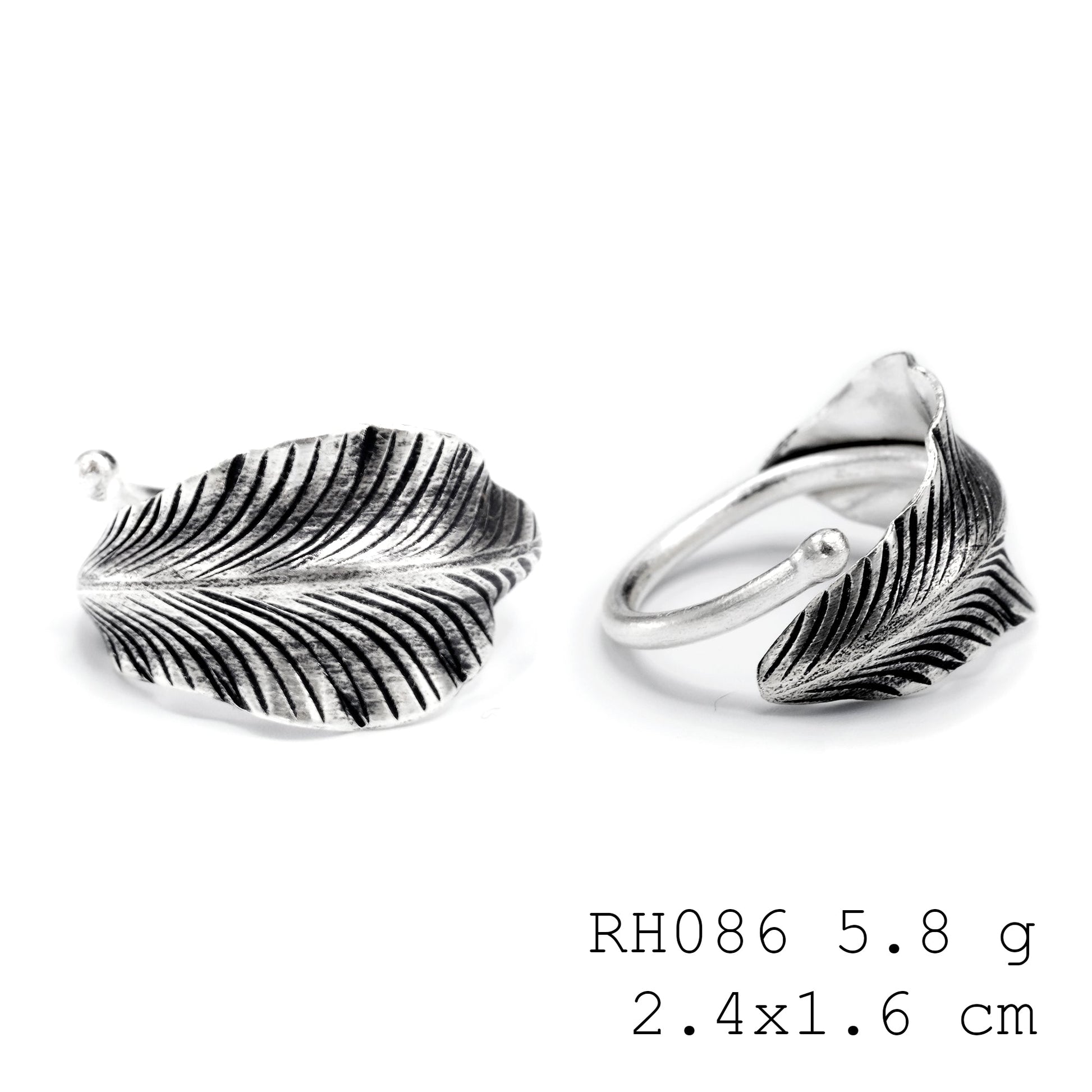 New season, new style. Leaf silver ring.