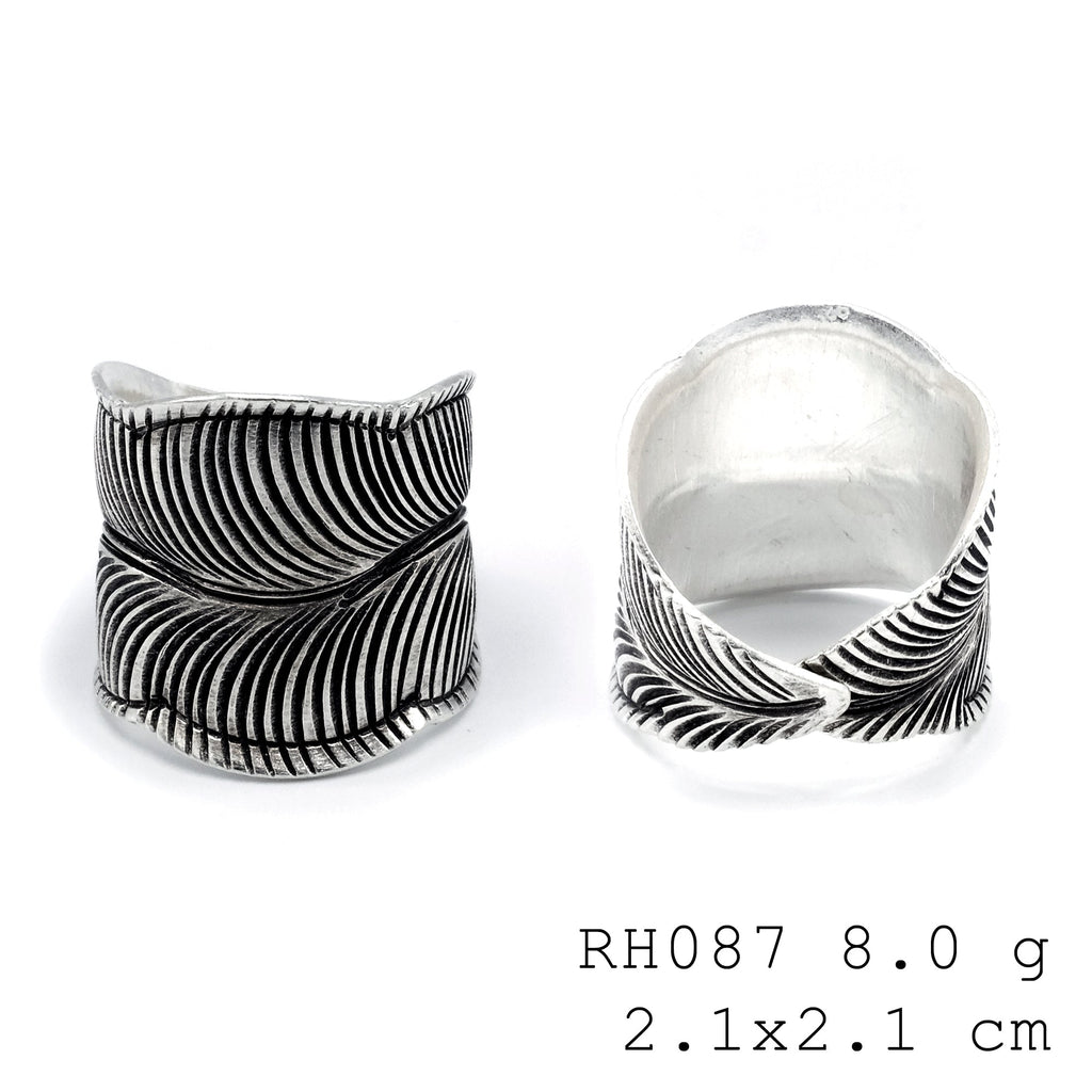 An evergreen favorite. The leaf silver ring.