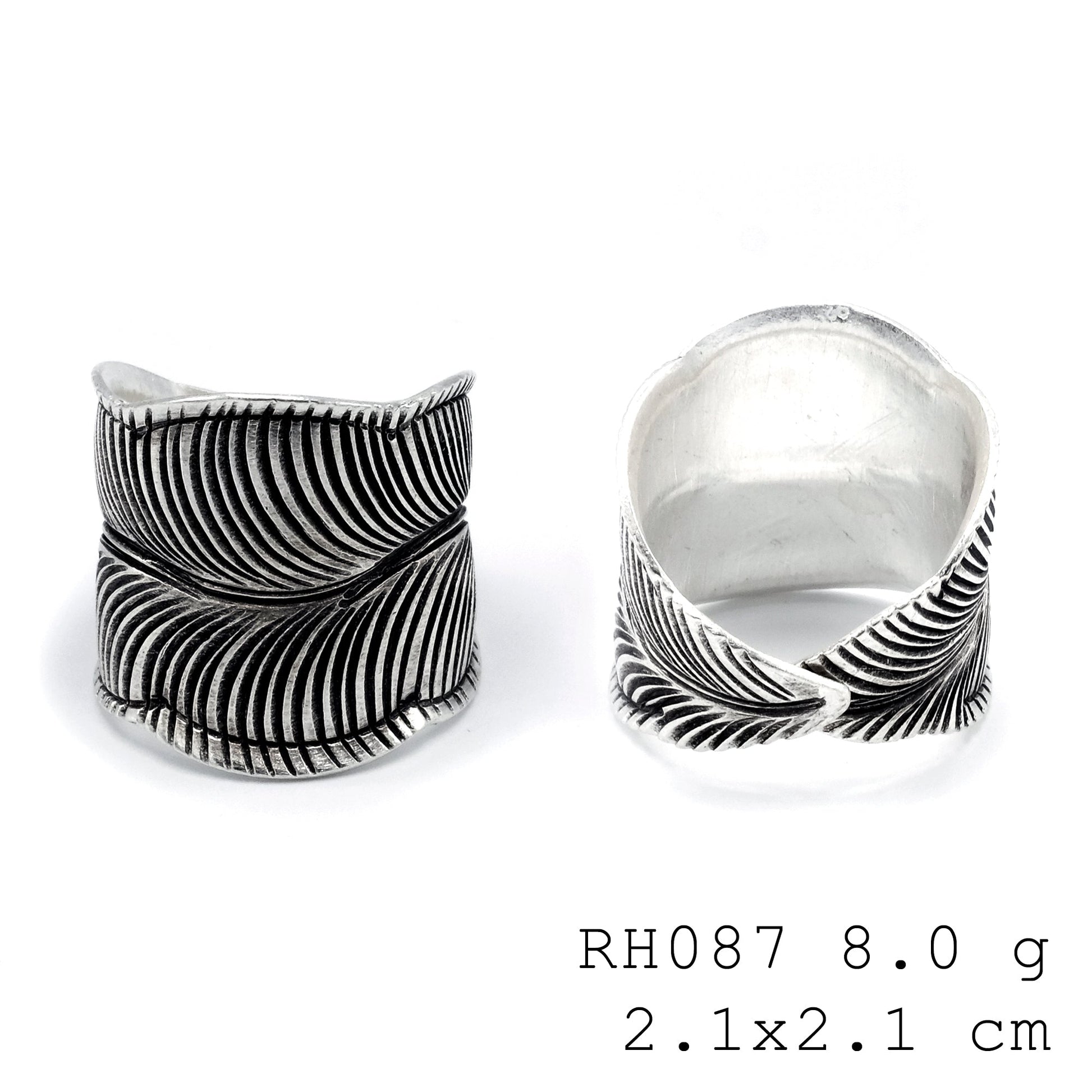 An evergreen favorite. The leaf silver ring.