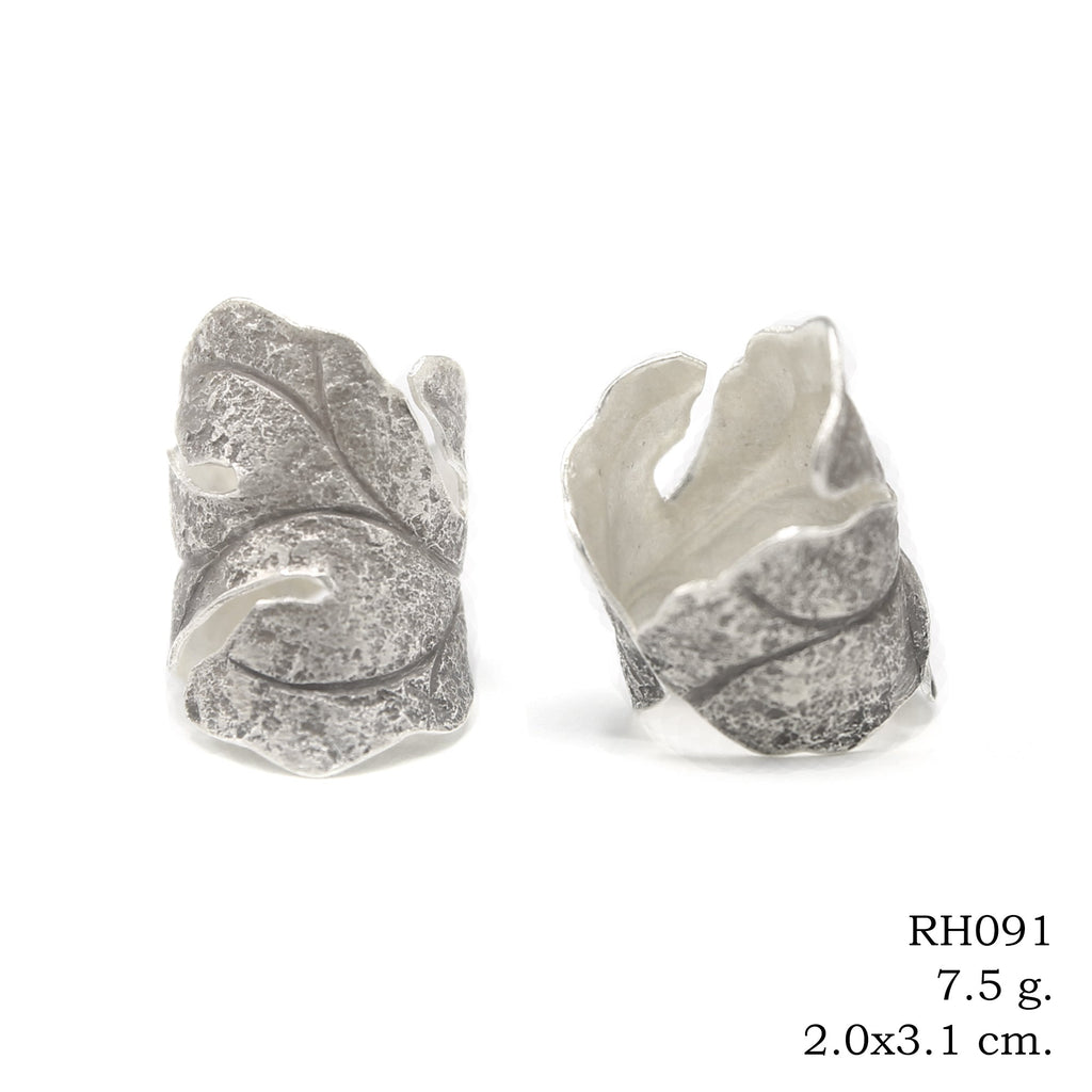 Nature's elegance, worn on your hand. Silver ring.