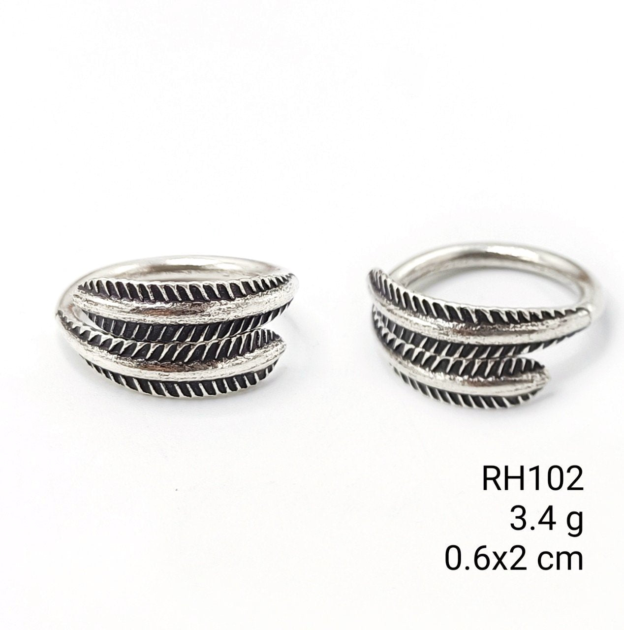 Handcrafted beauty. The Leaf Silver Ring.