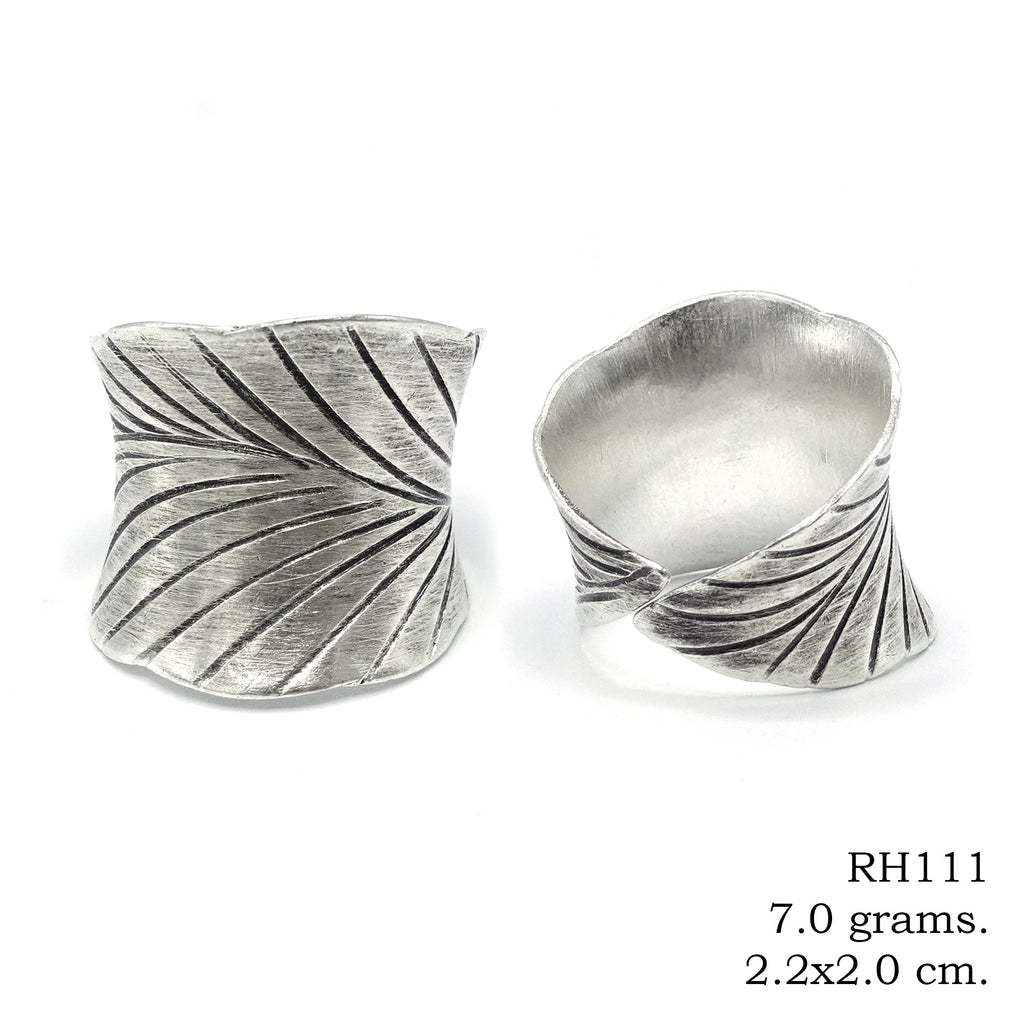 Pure silver, natural inspiration. Silver ring.