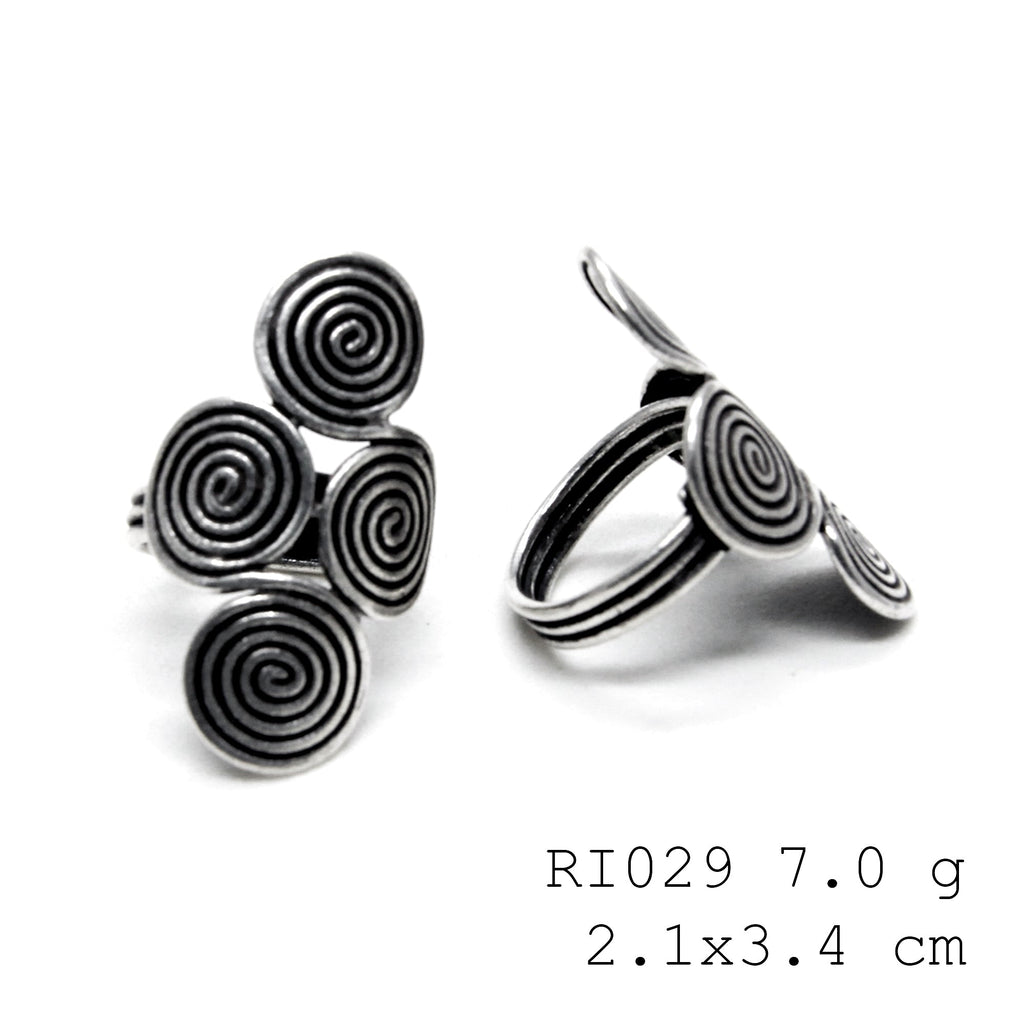 Wearable art, meticulously crafted. Snail line silver ring.