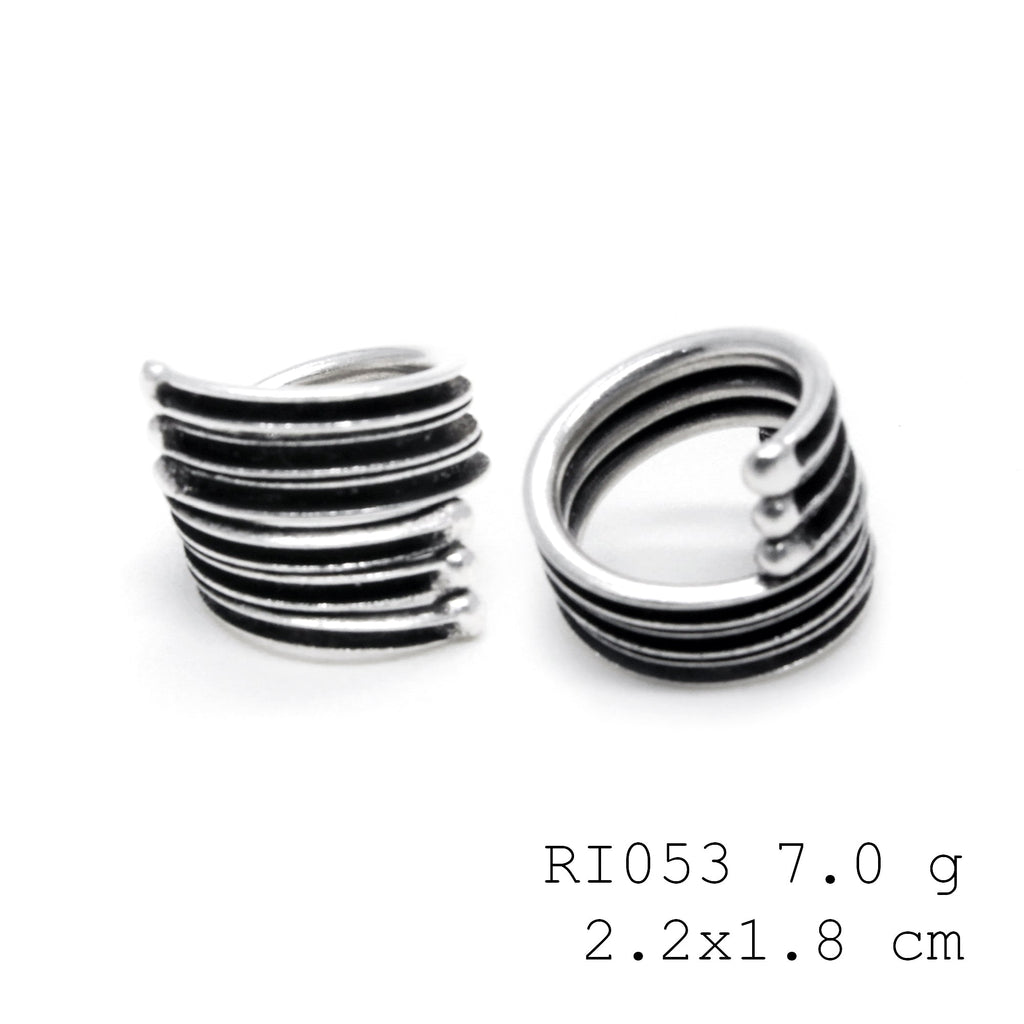 Where simplicity meets skill. Snail line silver ring.