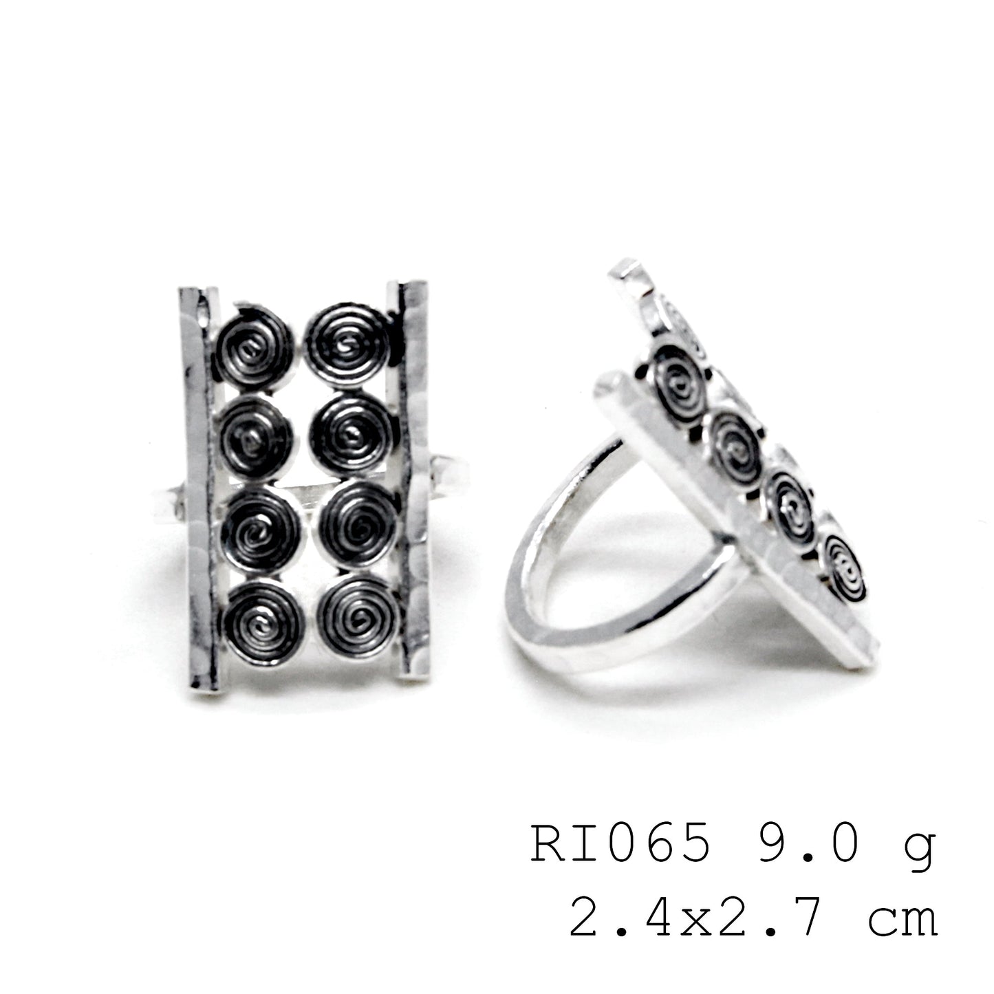 A slow, elegant curve. Pure sterling style. Snail line silver ring.