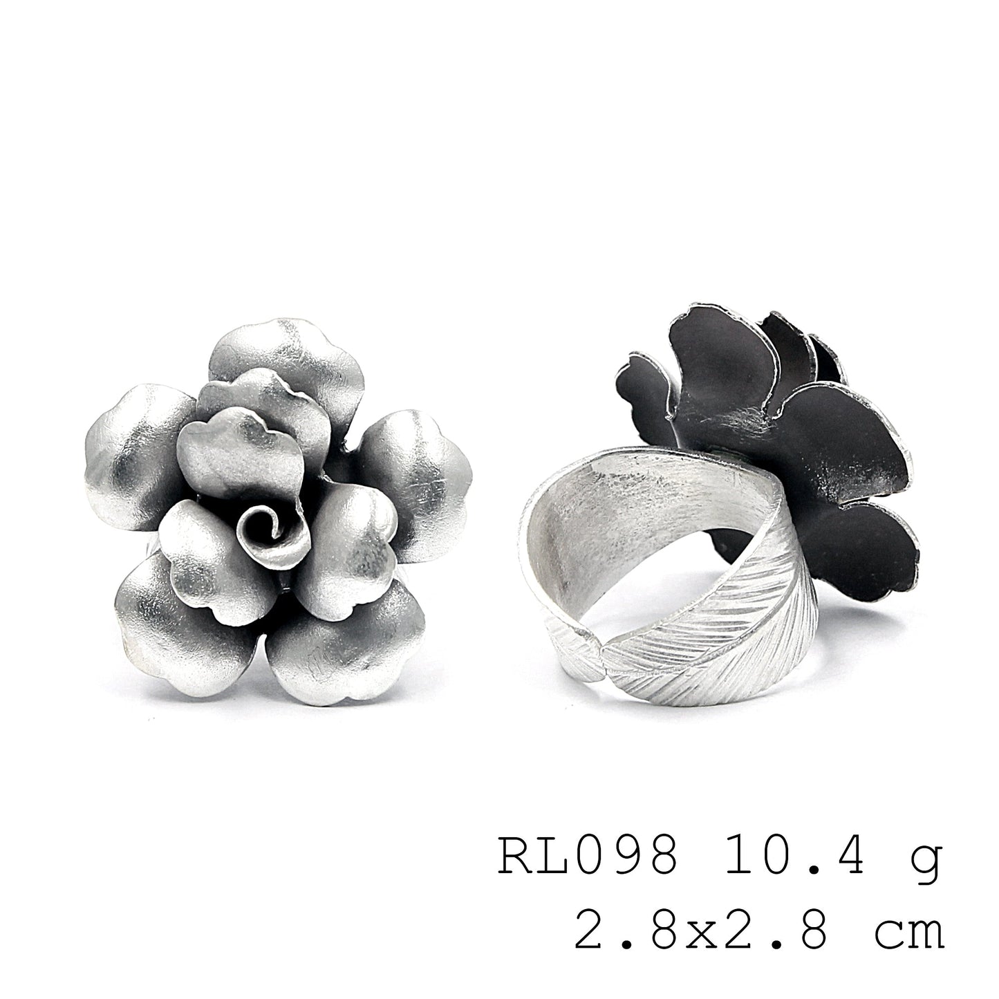 Feel the craft in this pure silver ring.