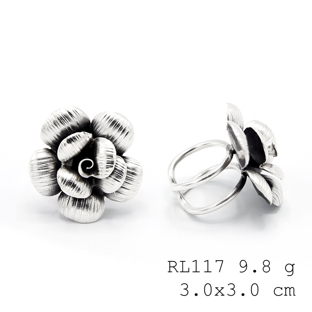 From the bench to your finger: a silver ring.