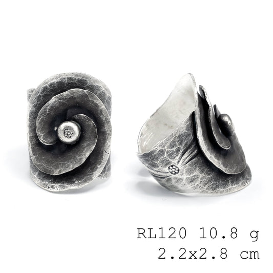 The perfect glow of a pure silver ring.