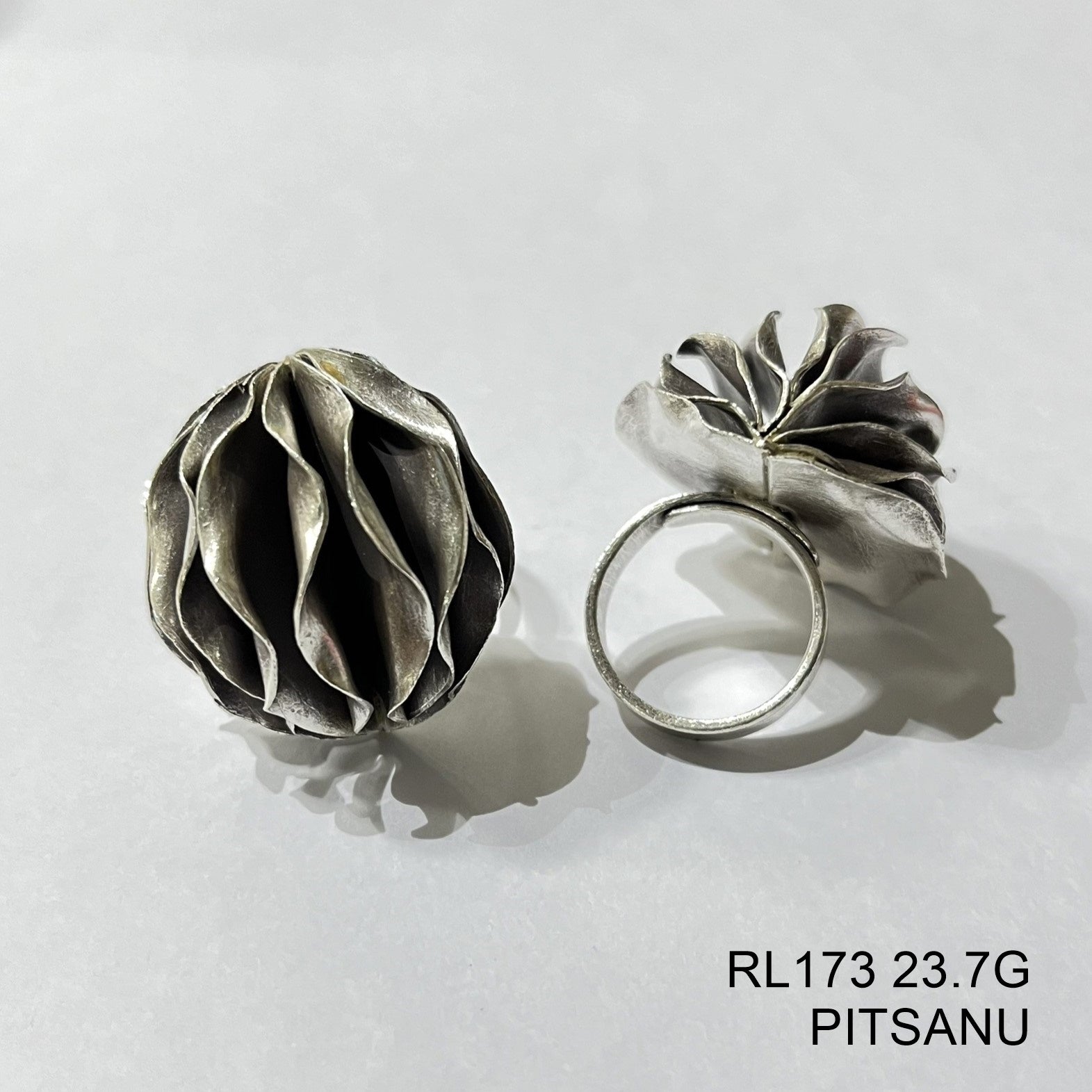 Purely floral silver ring.