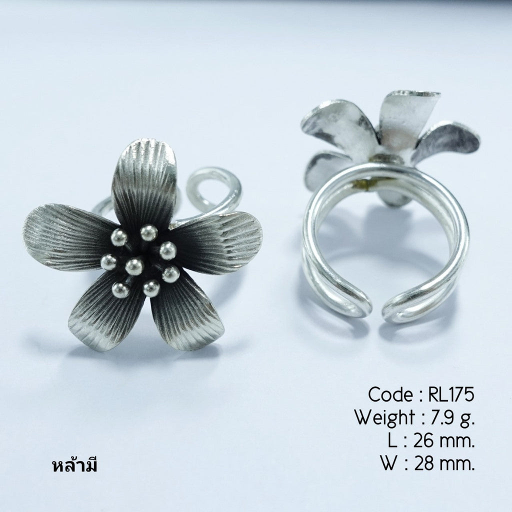 Pure nature, pure silver ring.