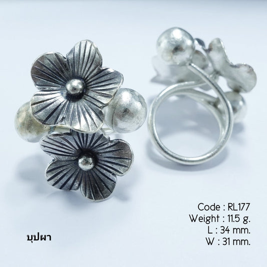 Sterling style silver ring.