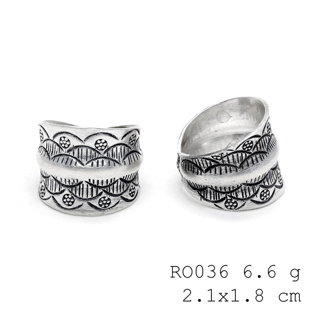 The perfect hand-carved gift: a silver ring.