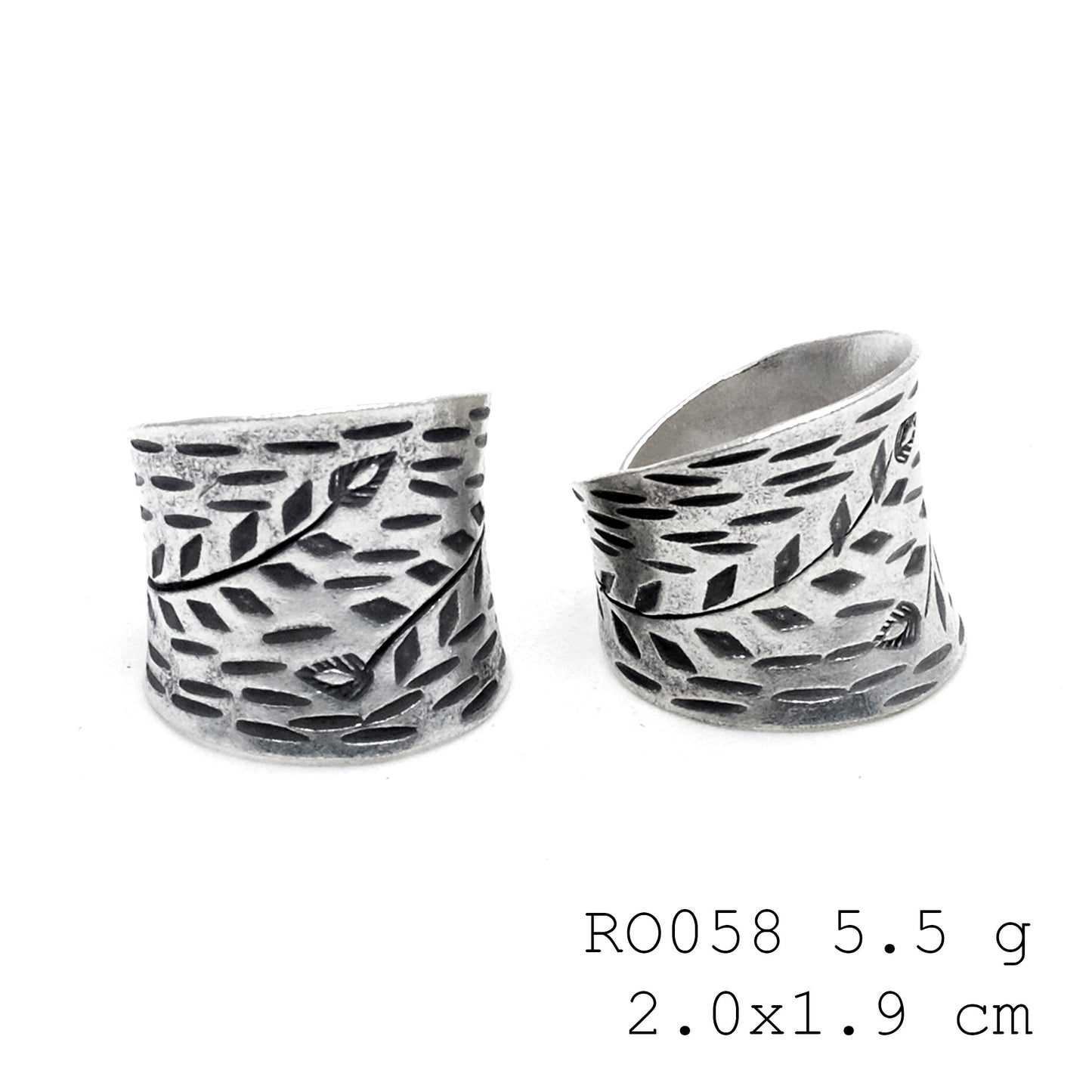 The artisan’s signature silver ring.