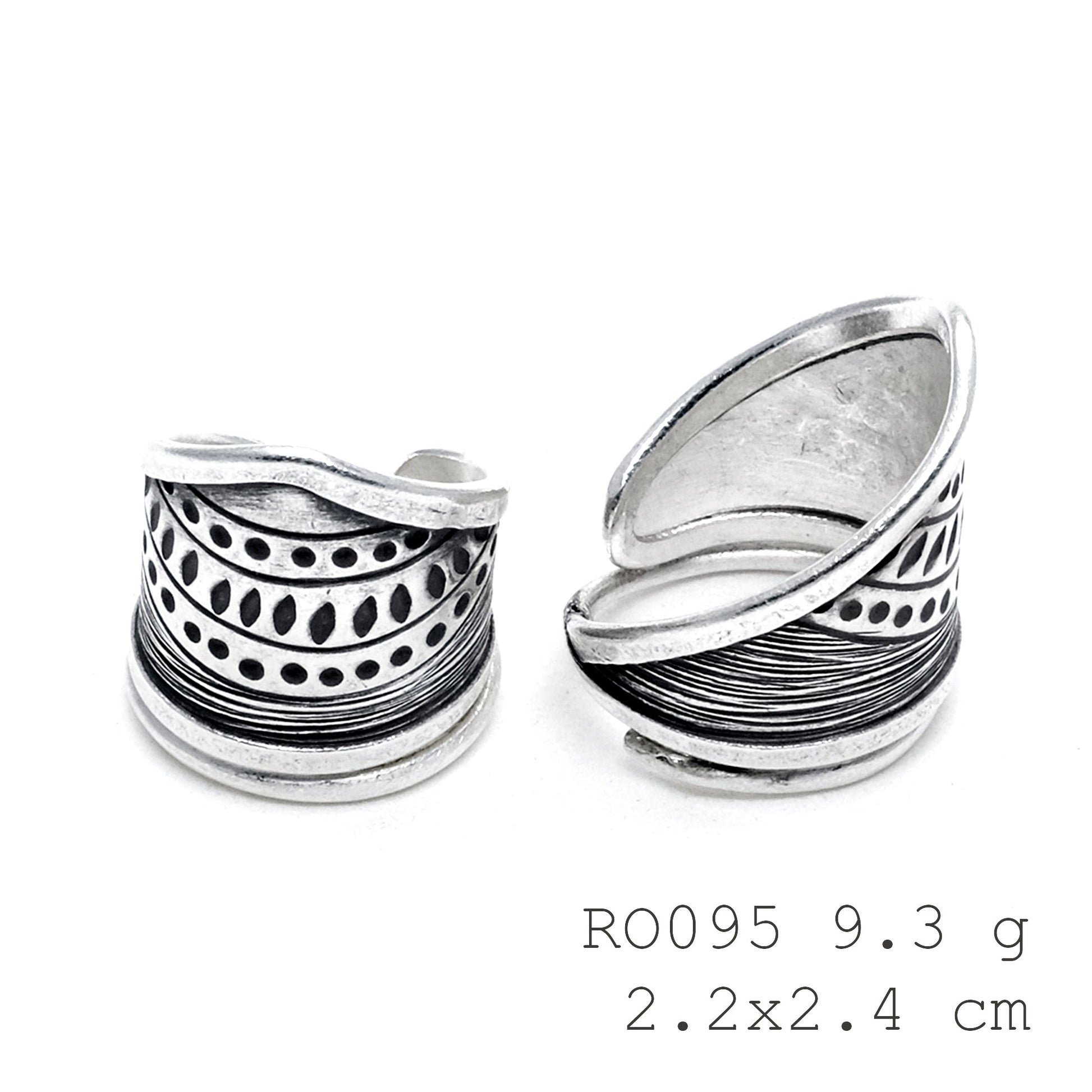 Purely carved, purely silver silver ring.