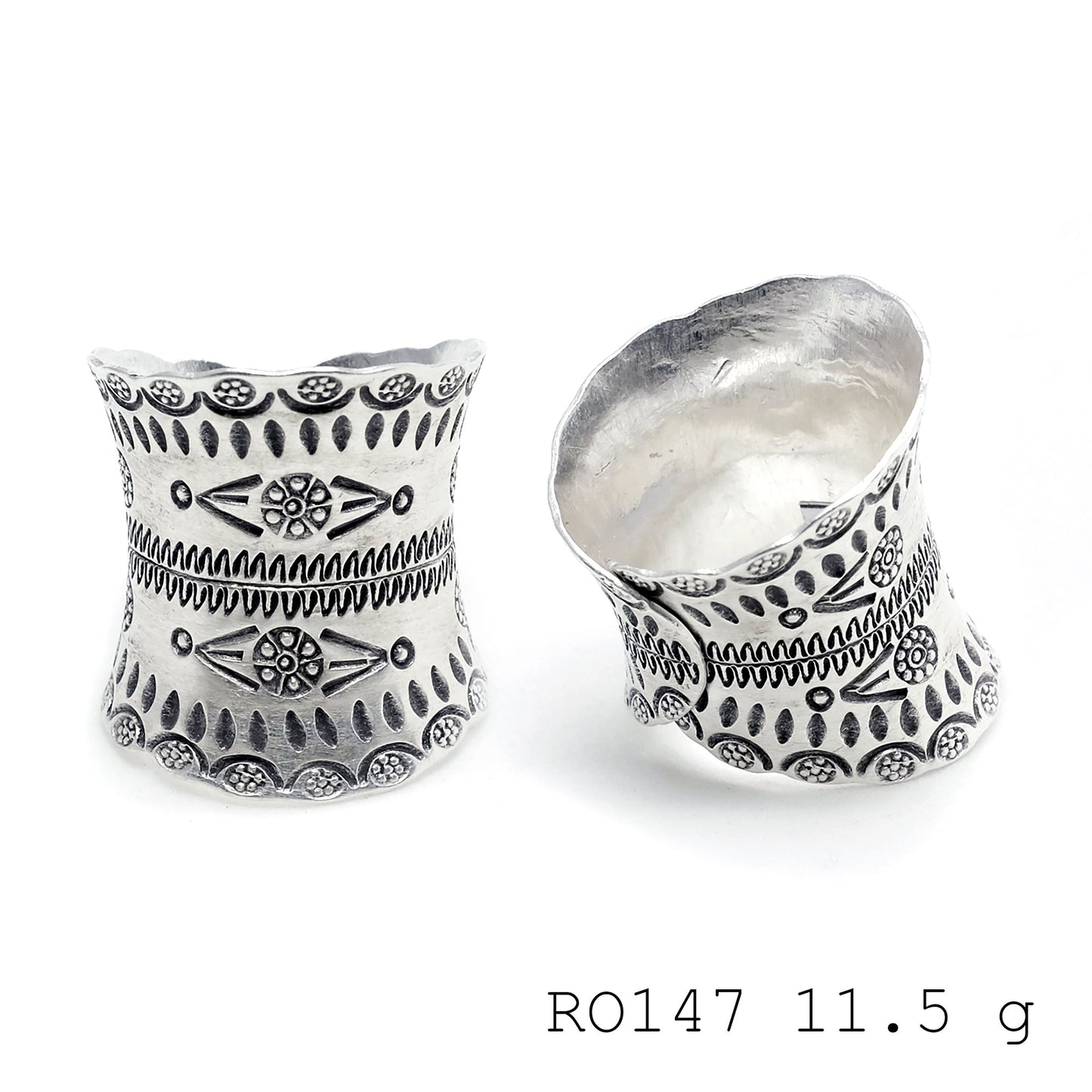 Wear a piece of art with this silver ring.
