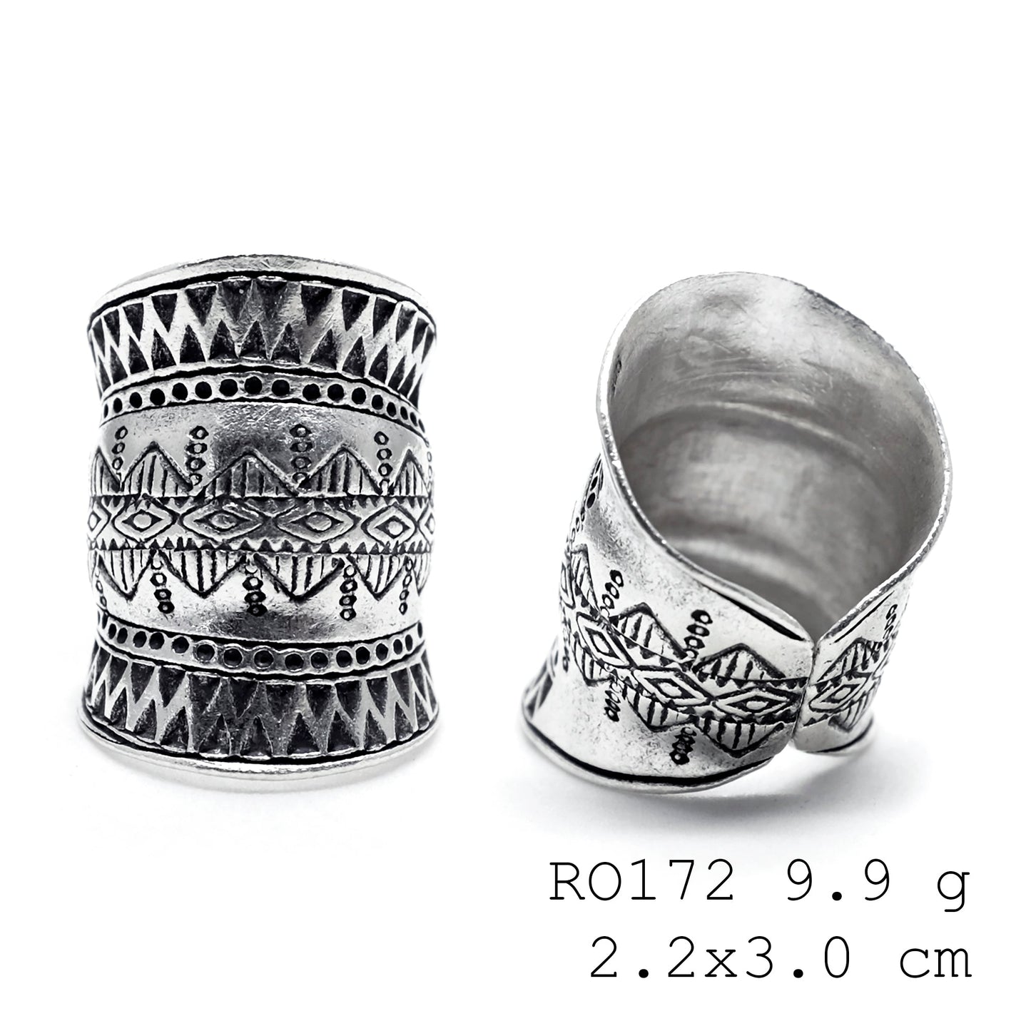 Artistry you can wear in a silver ring.