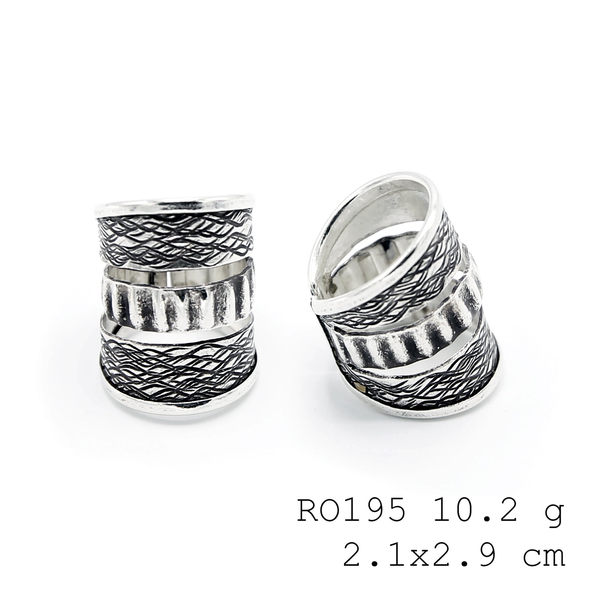 A little piece of luxury in a silver ring.